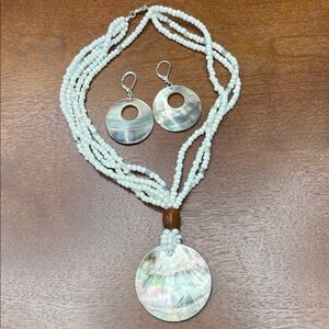 Vintage Avon Mother of Pearl Abalone Shell Pendant Beaded Necklace& earrings set